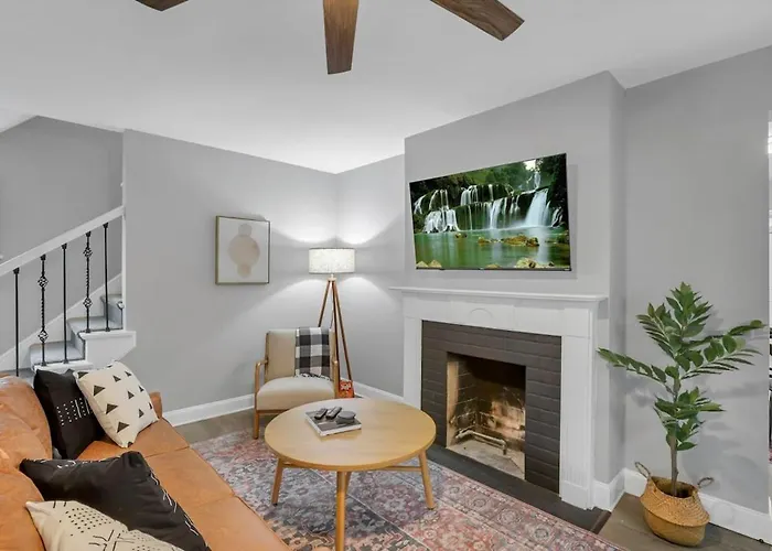 The Huron Charmer-4 Bd And Yard