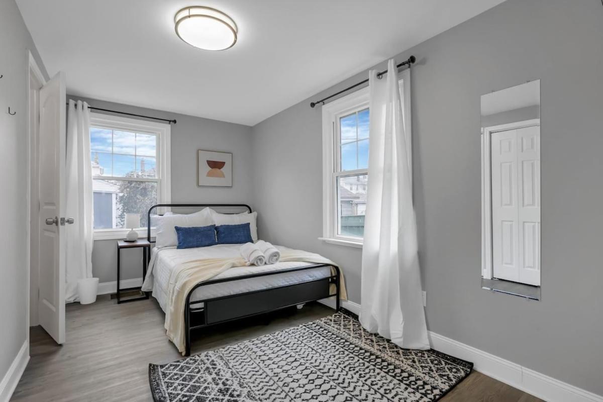 The Huron Charmer-4 Bd And Yard Hébergement de vacances *
