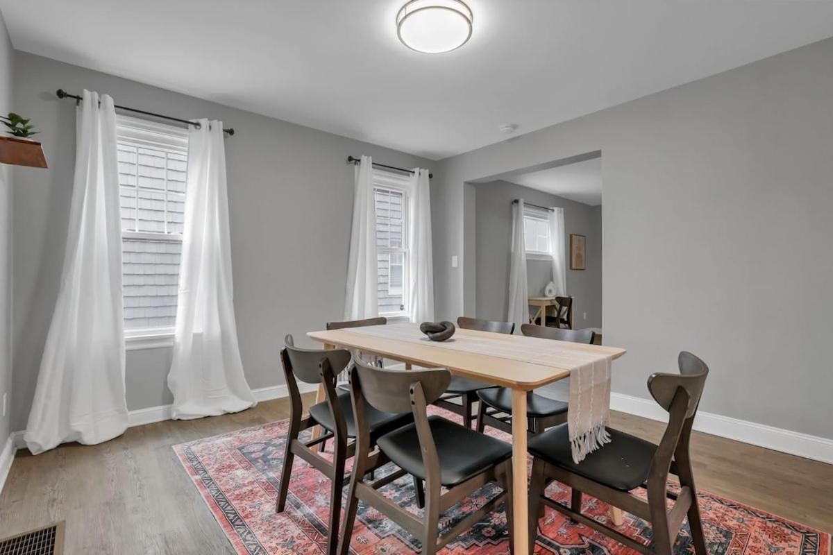 The Huron Charmer-4 Bd And Yard Hébergement de vacances